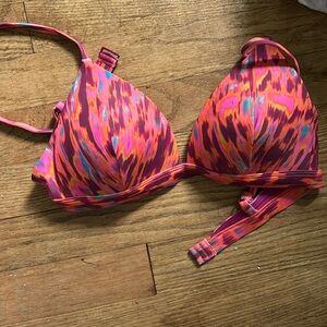 Lululemon women’s bathing suit top